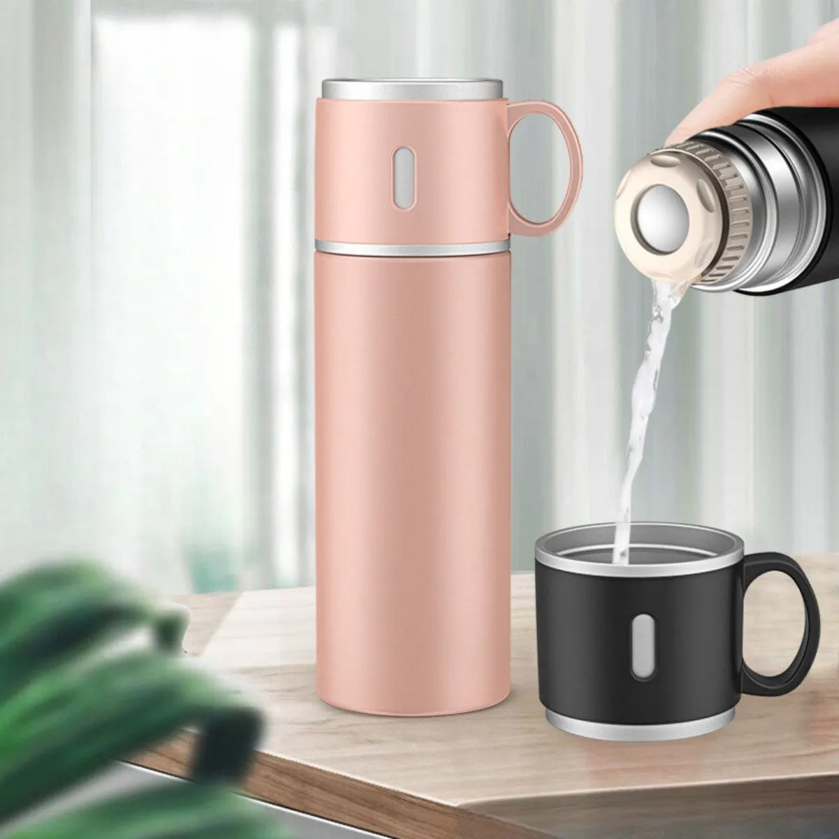 Garrafa Térmica em Inox com 3 Canecas