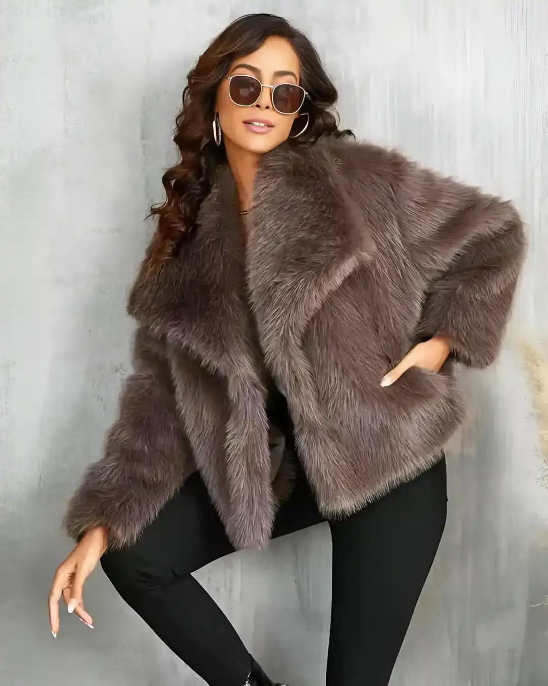 Casaco Lazarelle Sabrina com Textura Felpuda e Gola Ampla