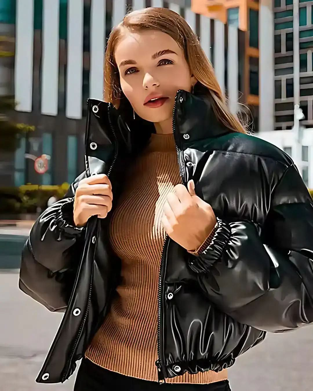 Jaqueta Lazarelle de Couro com Modelagem Puff e Algodão