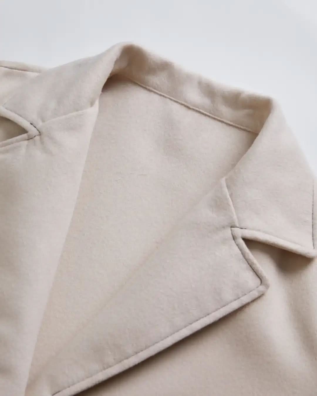 Sobretudo Lazarelle de Lã com Mangas Longas Bufantes